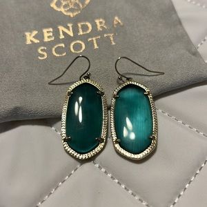 Kendra Scott Elle Gold Drop Earrings in Emerald Green